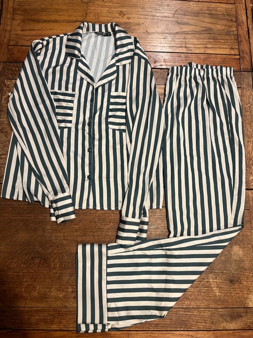 Nasty Gal Women’s 8 Green and Cream Striped Satin classic men’s style Pajama Set